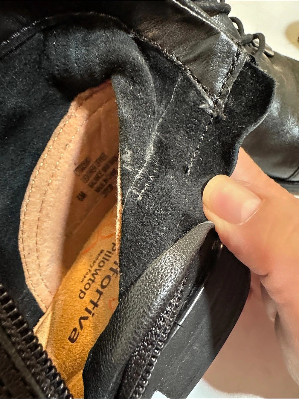 Comfortiva Cordia Leather Ankle Boot Boots - Black. EUC. Size 6M - Picture 10 of 10